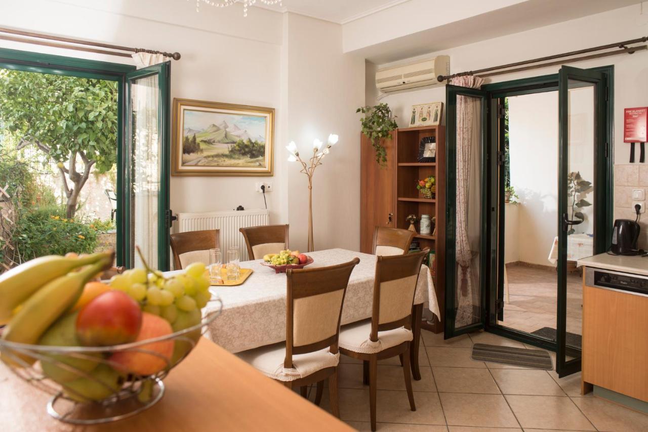 Maisonette With Garden In The Heart Of The Historical Kalamata Center Exterior foto