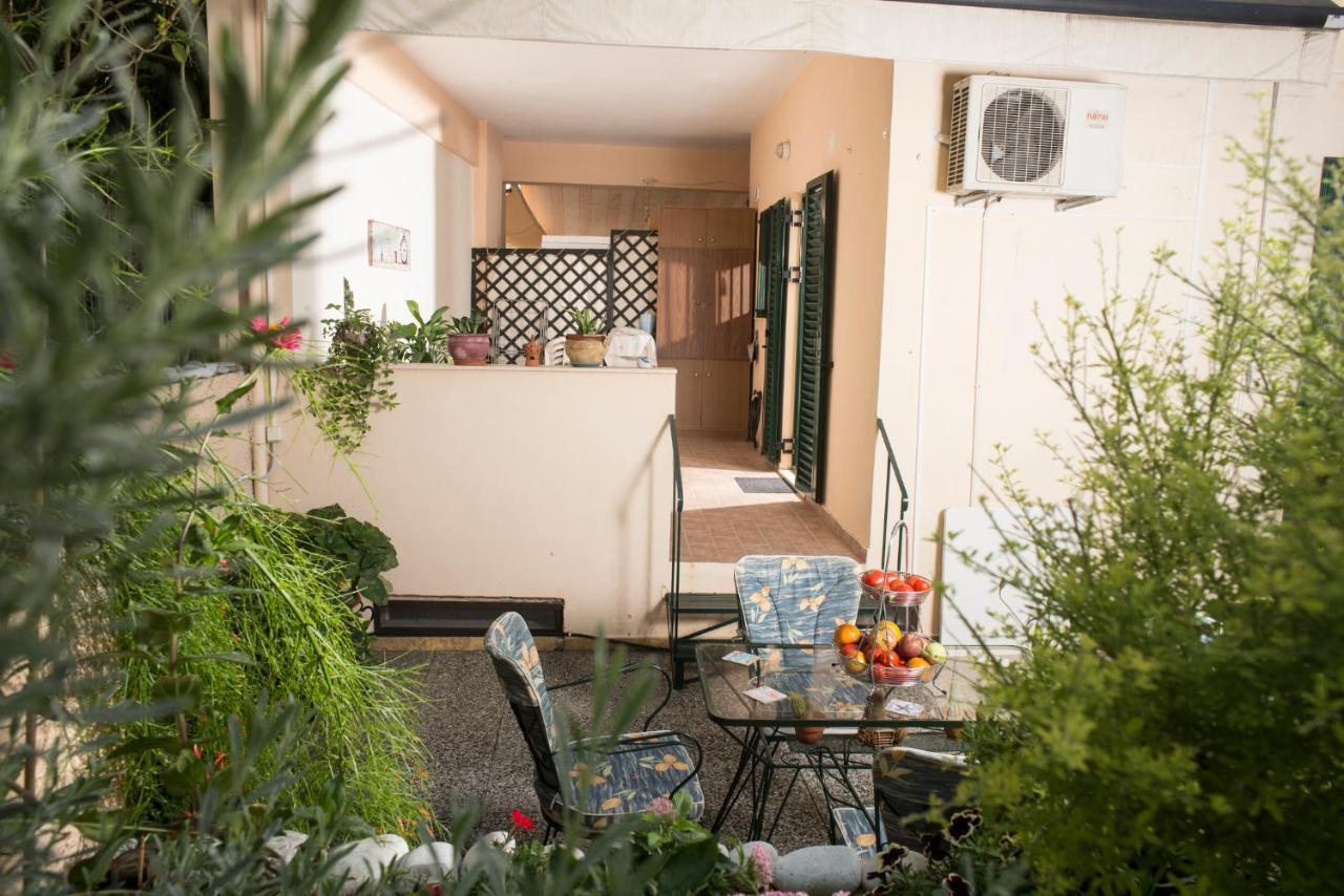 Maisonette With Garden In The Heart Of The Historical Kalamata Center Exterior foto